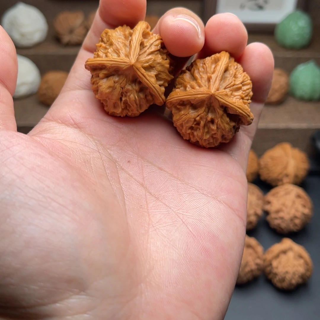 文玩核桃把件38玉玺三棱打底