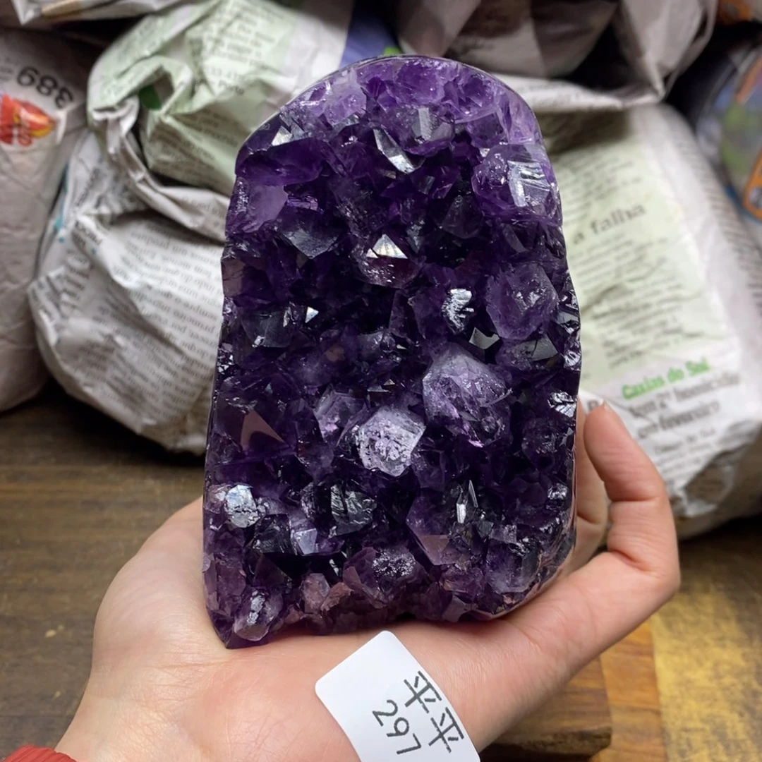 水晶乌拉圭未镶嵌