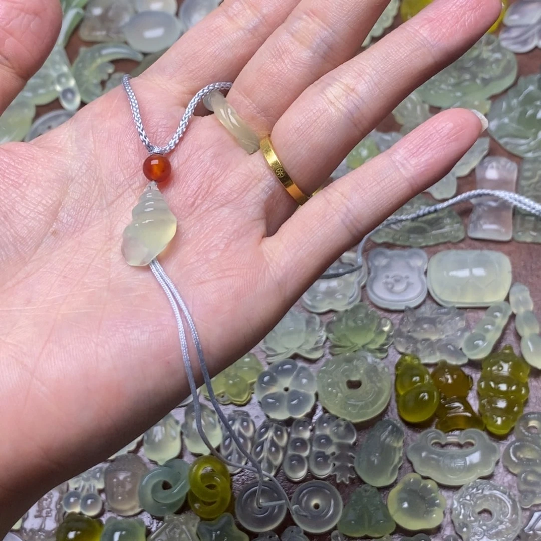 蛇纹石玉合金项链