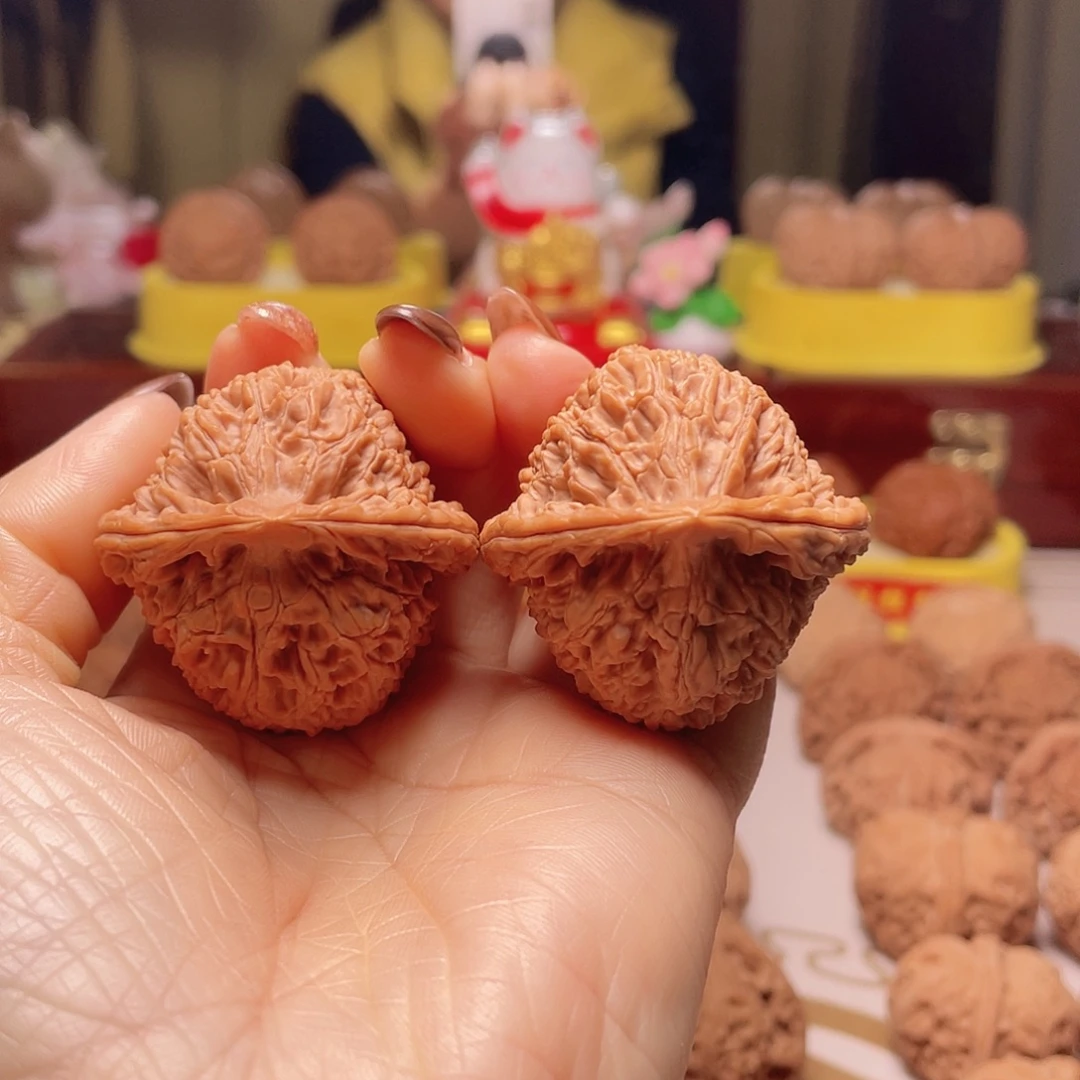 文玩核桃吊坠水龙纹