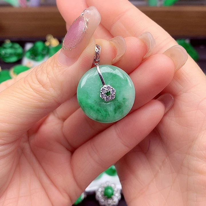 翡翠颈饰银S925镶嵌翡翠