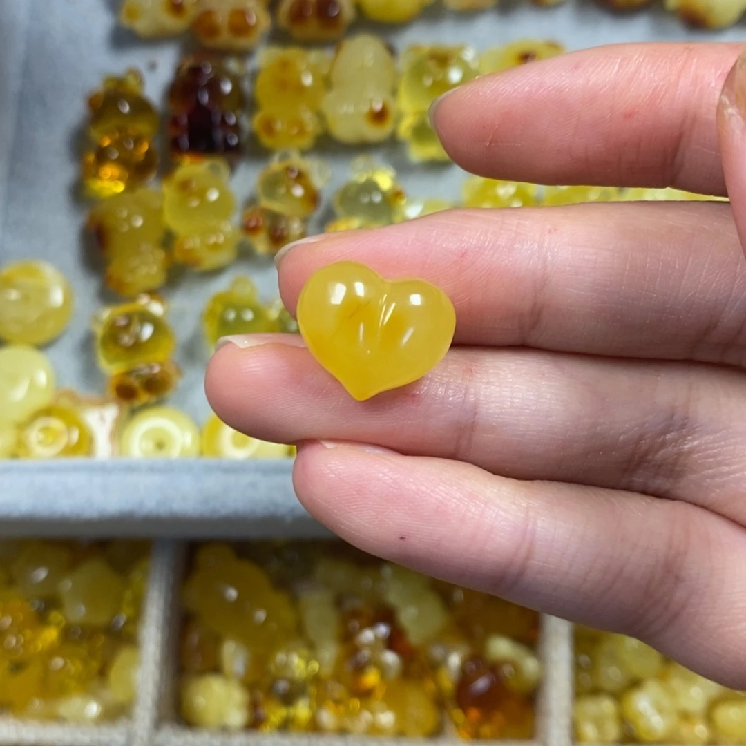 未镶嵌颈饰蜜蜡陌**?屁桃