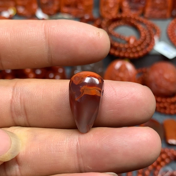 南红玛瑙配饰未镶嵌