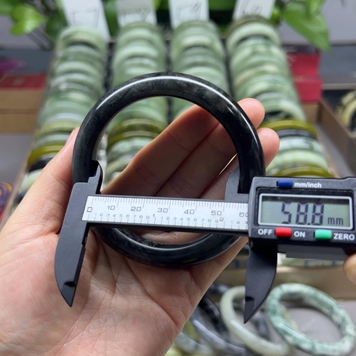 蛇纹石玉未镶嵌手镯25