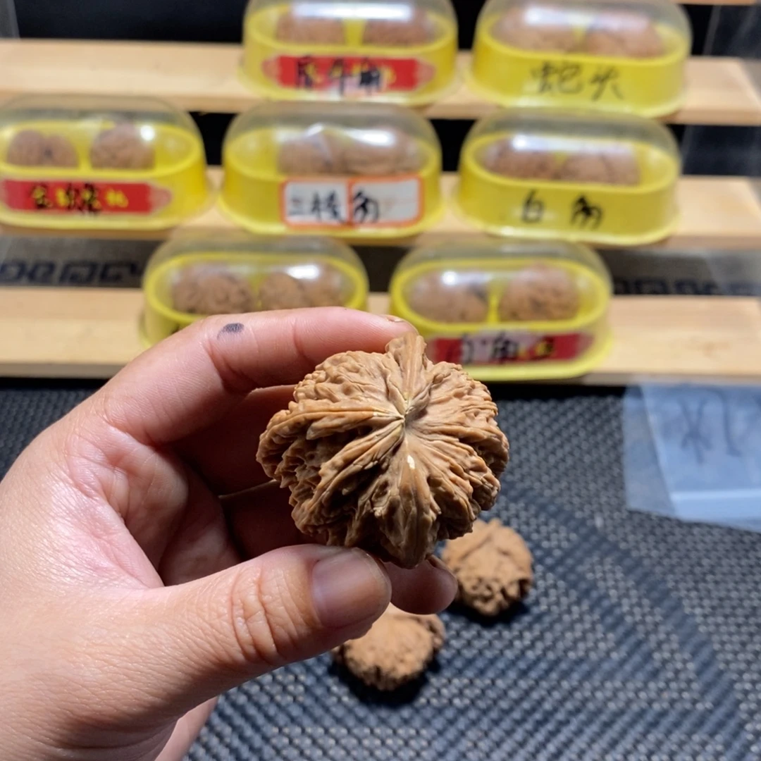 添***饭文玩核桃吊坠核桃异形
