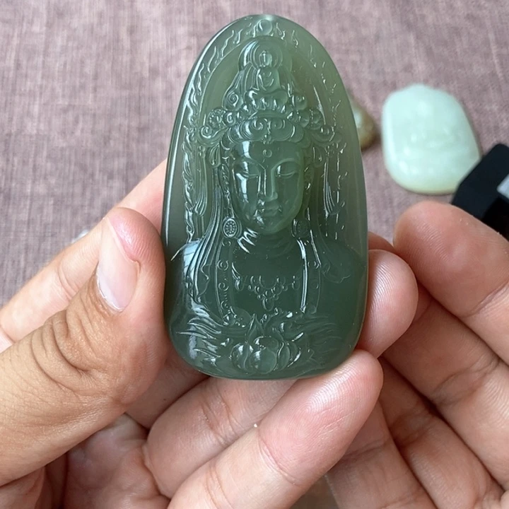 让***儿和田玉未镶嵌颈饰