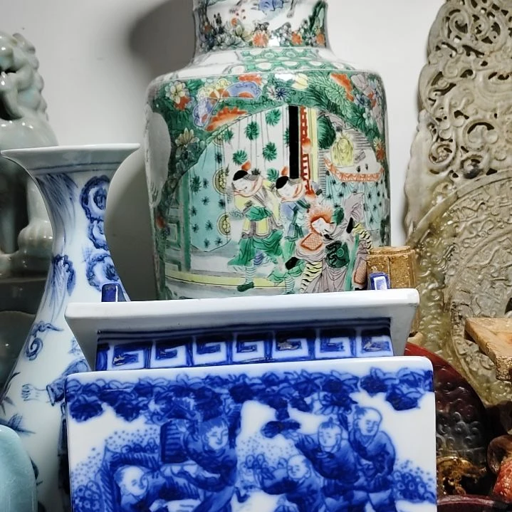 青花瓷器，完整器一个
