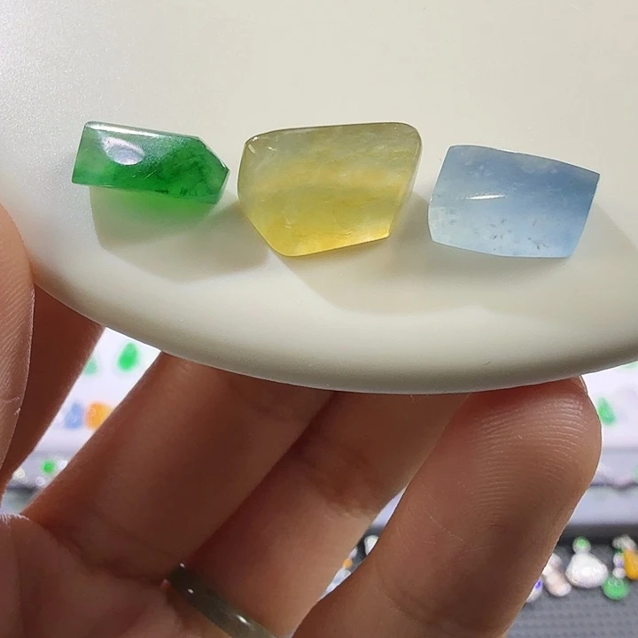翡翠未镶嵌颈饰三选一