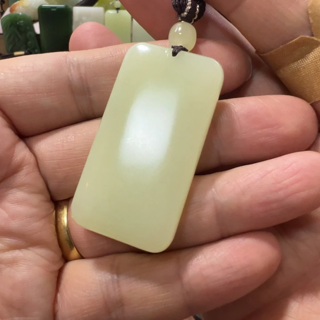 和田玉（黄玉）未镶嵌挂件