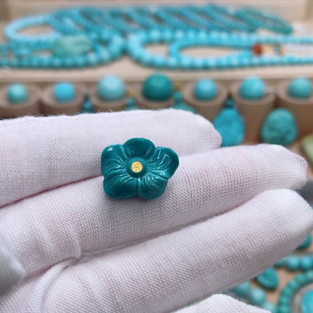 绿松石未镶嵌珠宝奇石