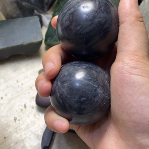 透闪石质玉未镶嵌挂件