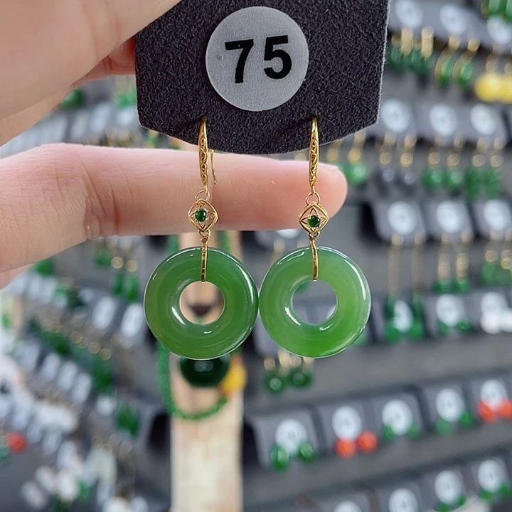 18K金镶嵌和田玉耳饰