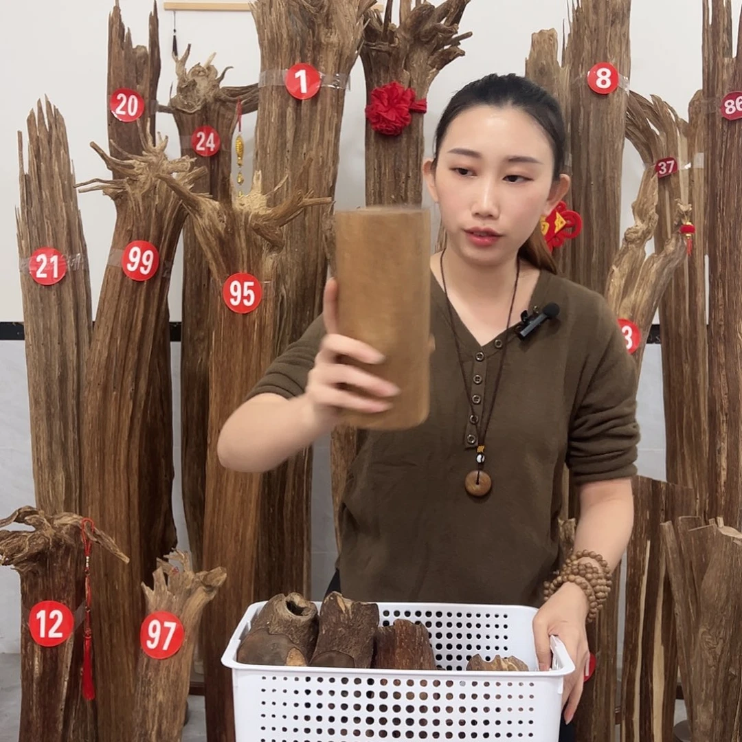 沉香碎屑沉香原材料