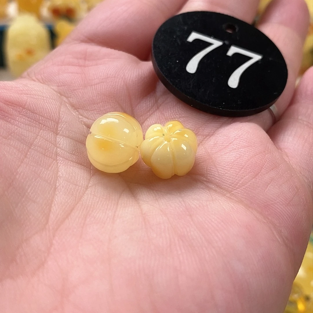 琥珀颈饰未镶嵌揣*兜裸石