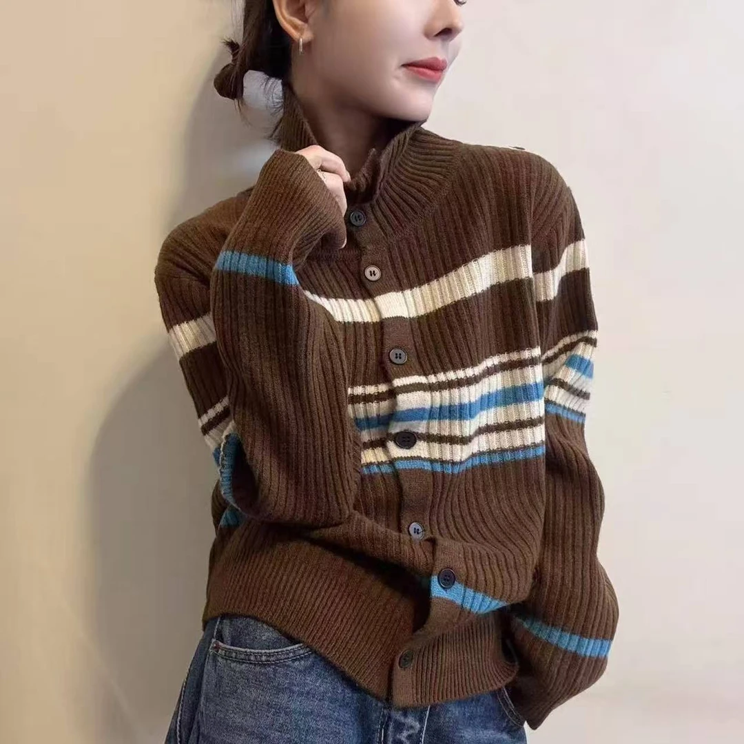 韩版高领撞色针织开衫2025冬季亲肤时髦长袖毛衣秋冬小众百搭上衣
