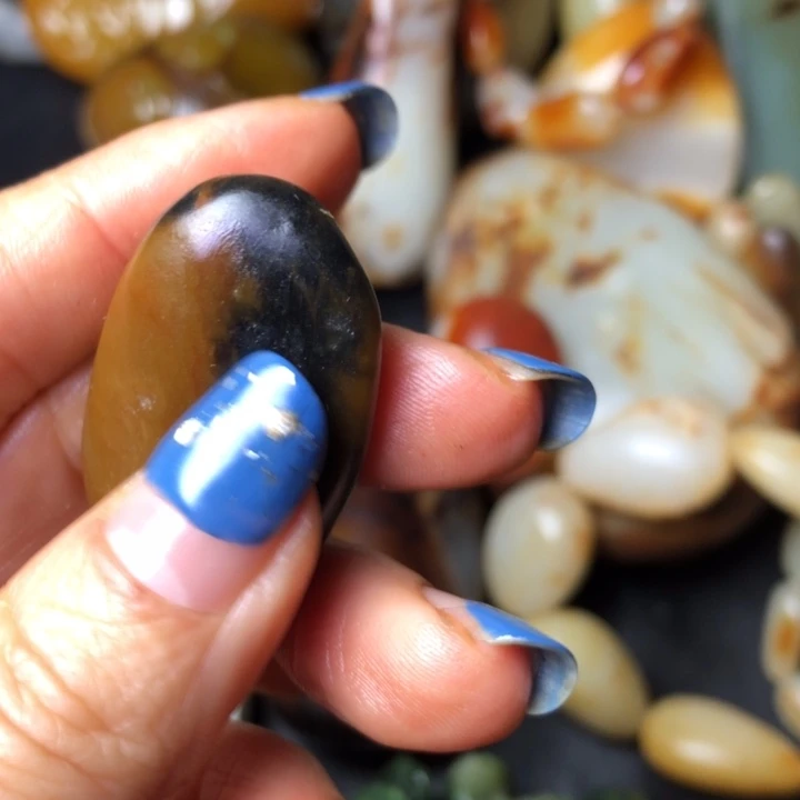 和田玉未镶嵌珠宝奇石