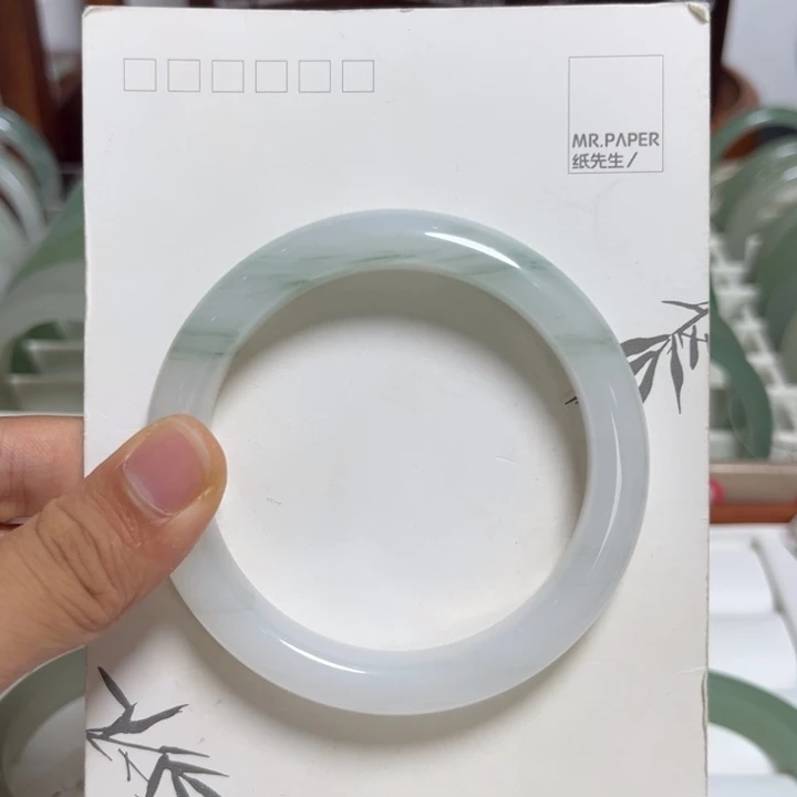 未镶嵌手镯石英质玉