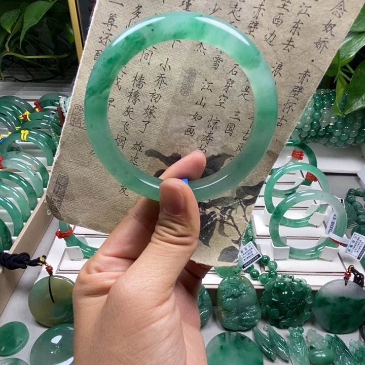 石英质玉未镶嵌手镯