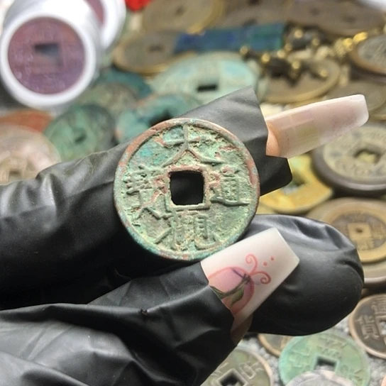 乐***夫铜现代仿制工艺品