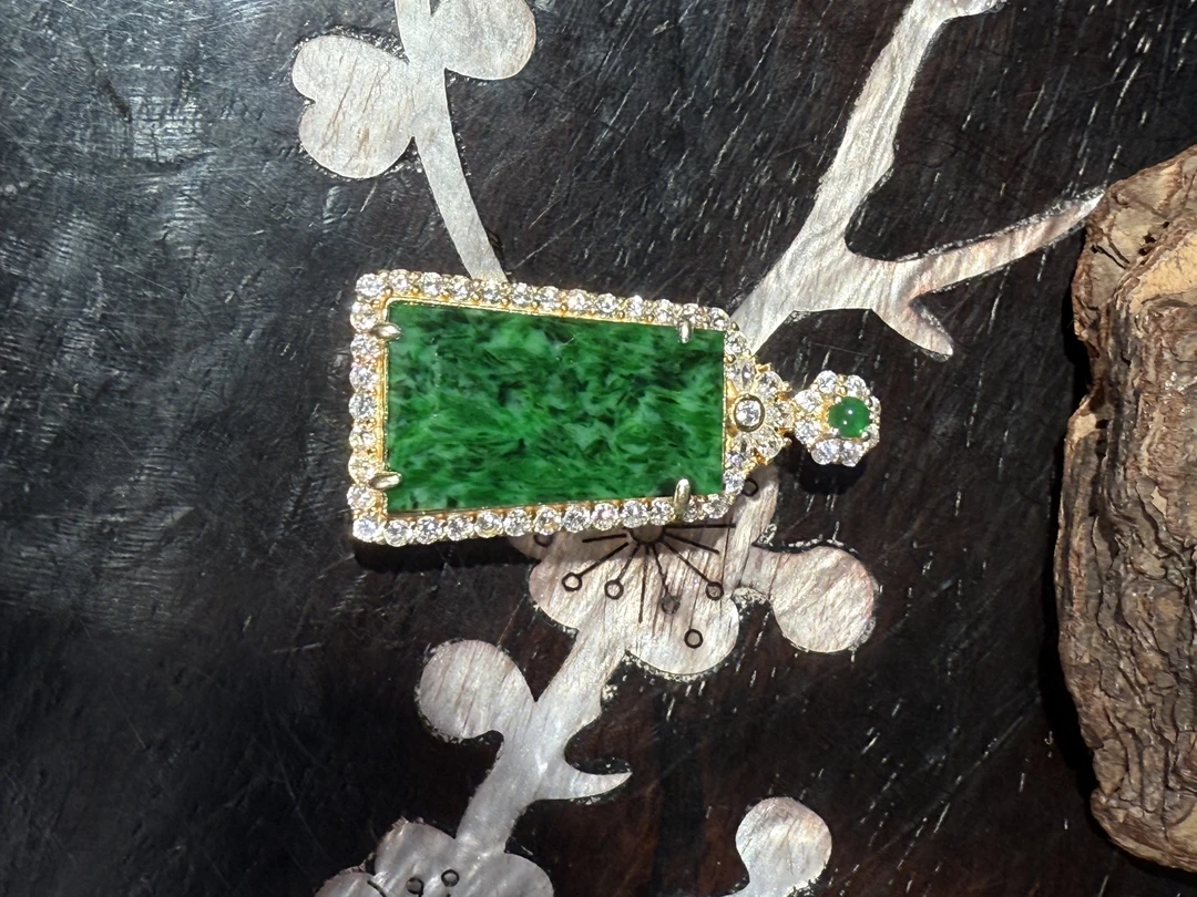 1.2香港王老板-翡翠镶嵌吊坠3y411