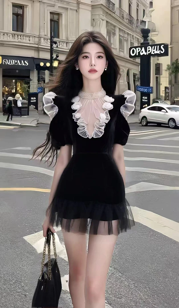 夏季新款轻奢知性风黑色圆领修身收腰连衣裙女小众时尚高级气质