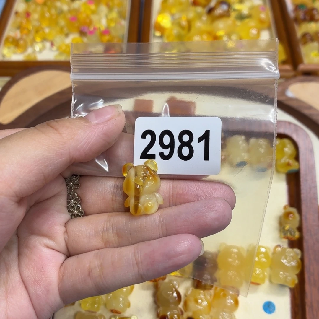 琥珀未镶嵌颈饰我