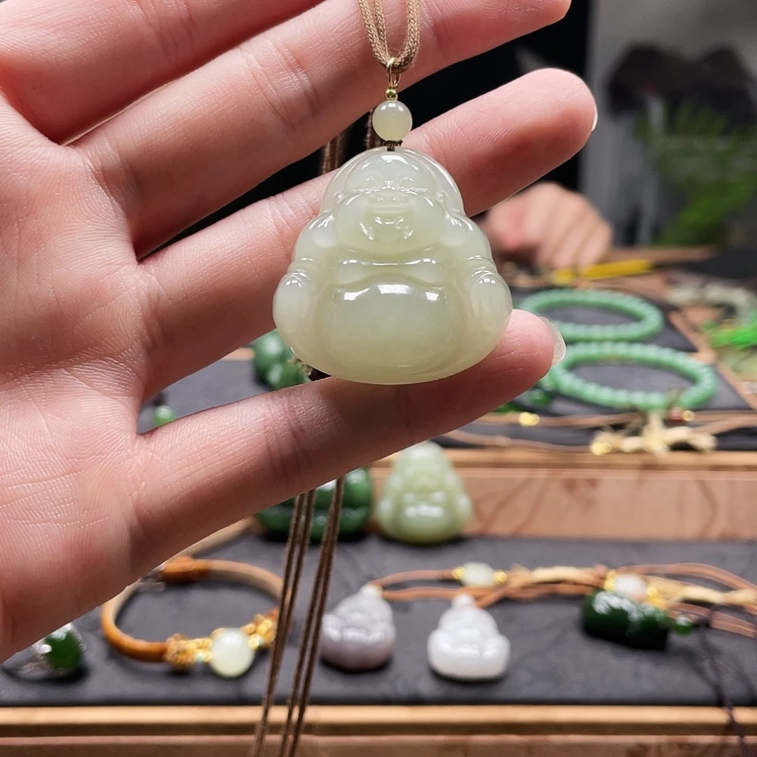 和田玉未镶嵌颈饰多样性发一