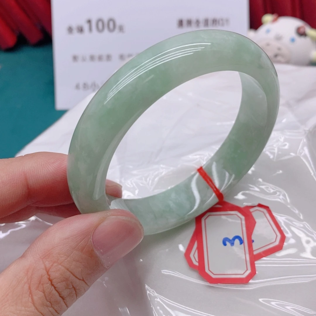 翡翠手镯未镶嵌维****贵033333333333
