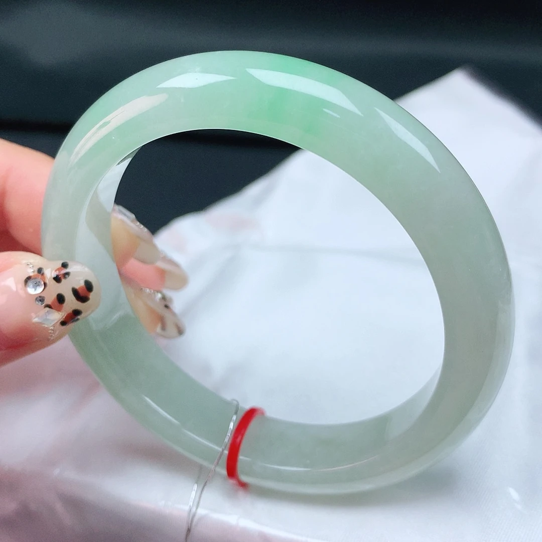 翡翠手镯未镶嵌57圈