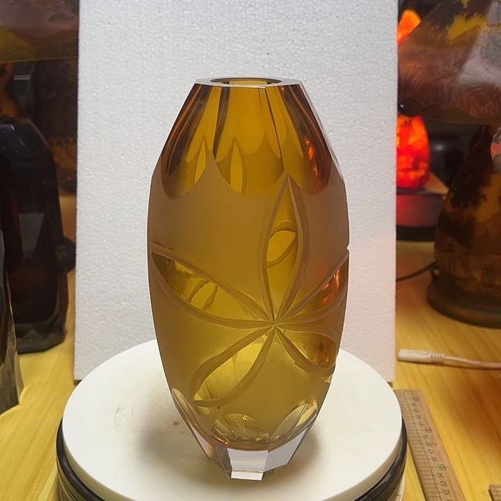 ****i手工艺品琉璃琥珀色磨刻花瓶花器高24口4