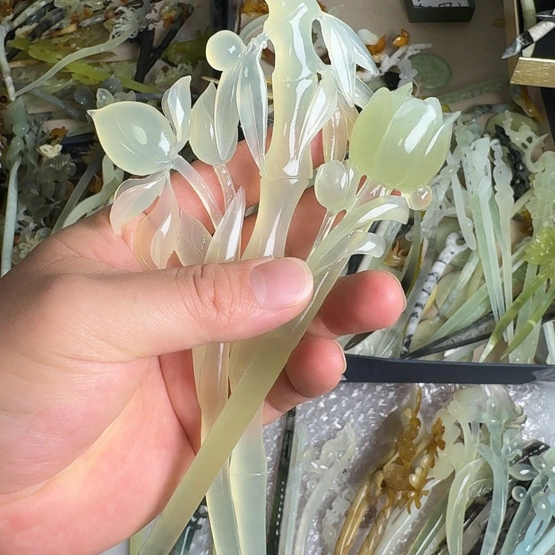 许***言蛇纹石玉未镶嵌发饰