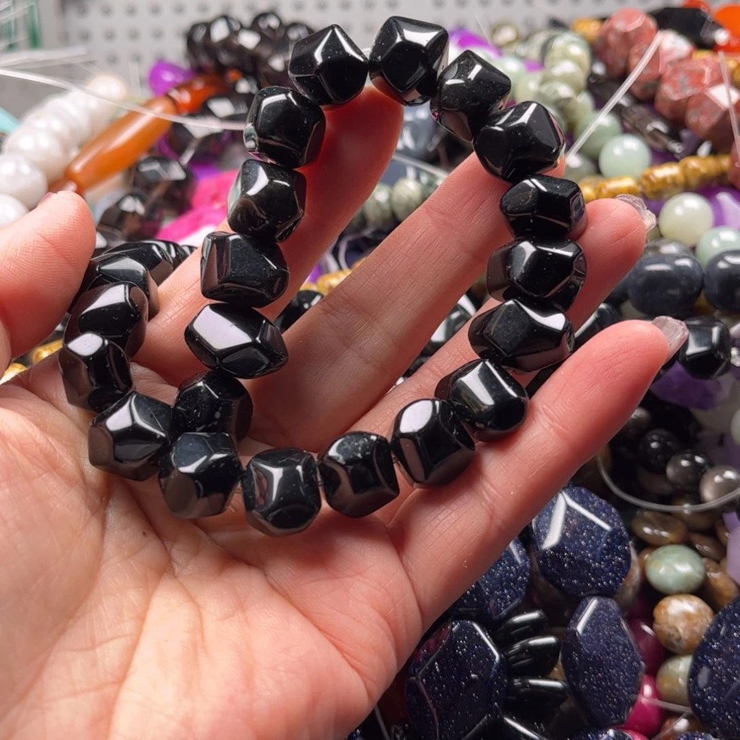 石英质玉珠宝奇石未镶嵌云*躲图