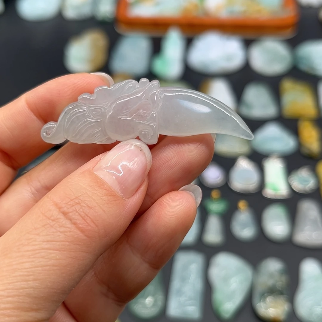 【闪购商品】翡翠颈饰未镶嵌李*姥龙牙