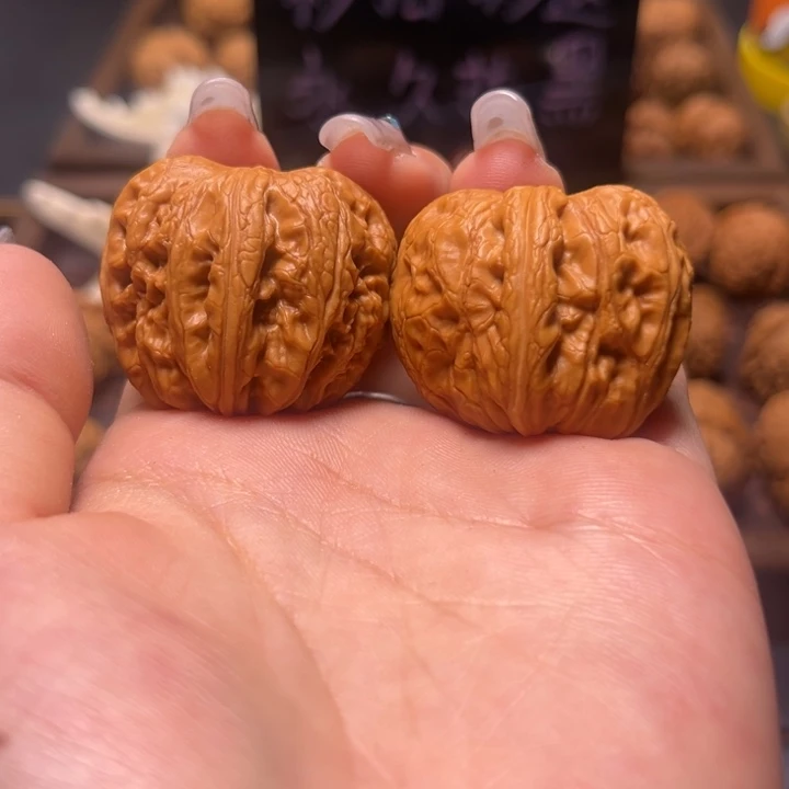 文玩核桃把件36尺元宝72