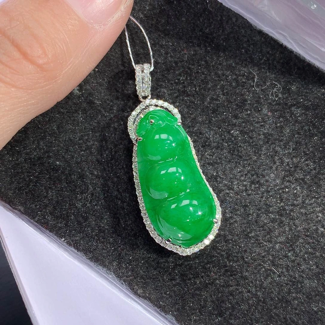 翡翠吊坠(赠链)18K金镶嵌