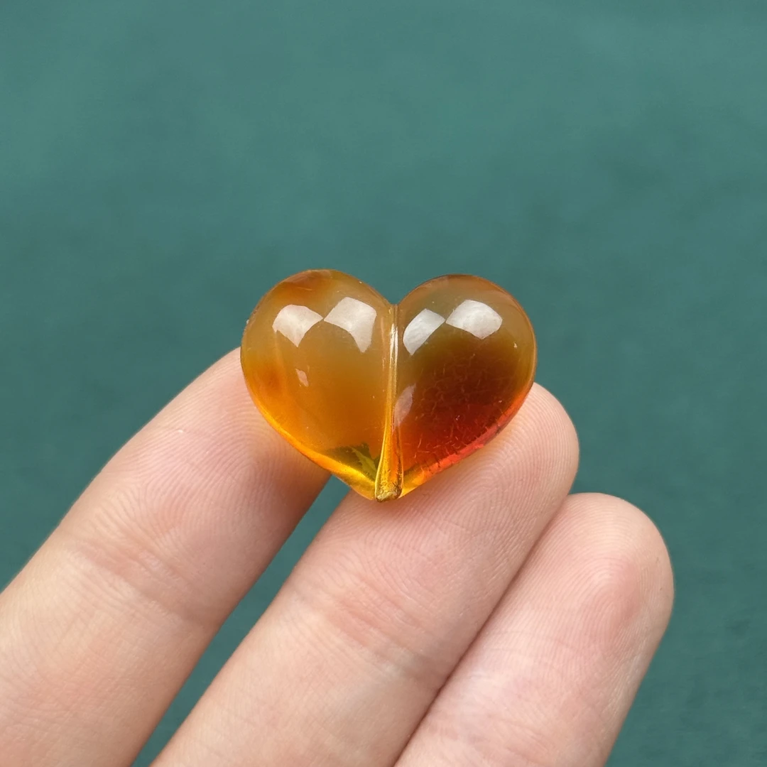 K9941天然原矿蜜蜡 屁桃爱心23*18*11mm 支持鉴定 假一罚十