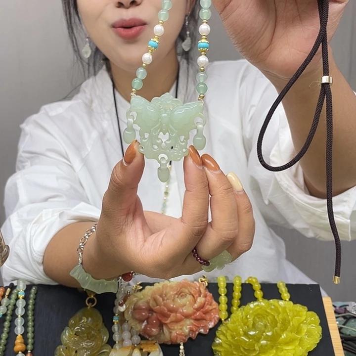 蛇纹石玉未镶嵌颈饰