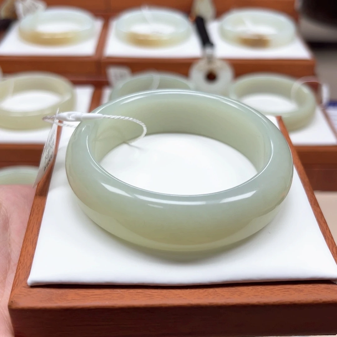 未镶嵌手镯和田玉白月光56mm