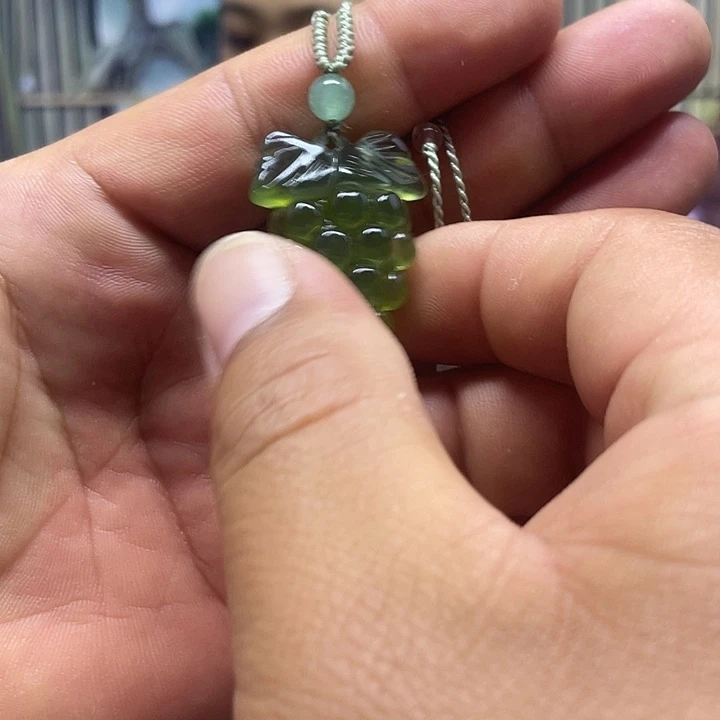 未镶嵌蛇纹石玉颈饰