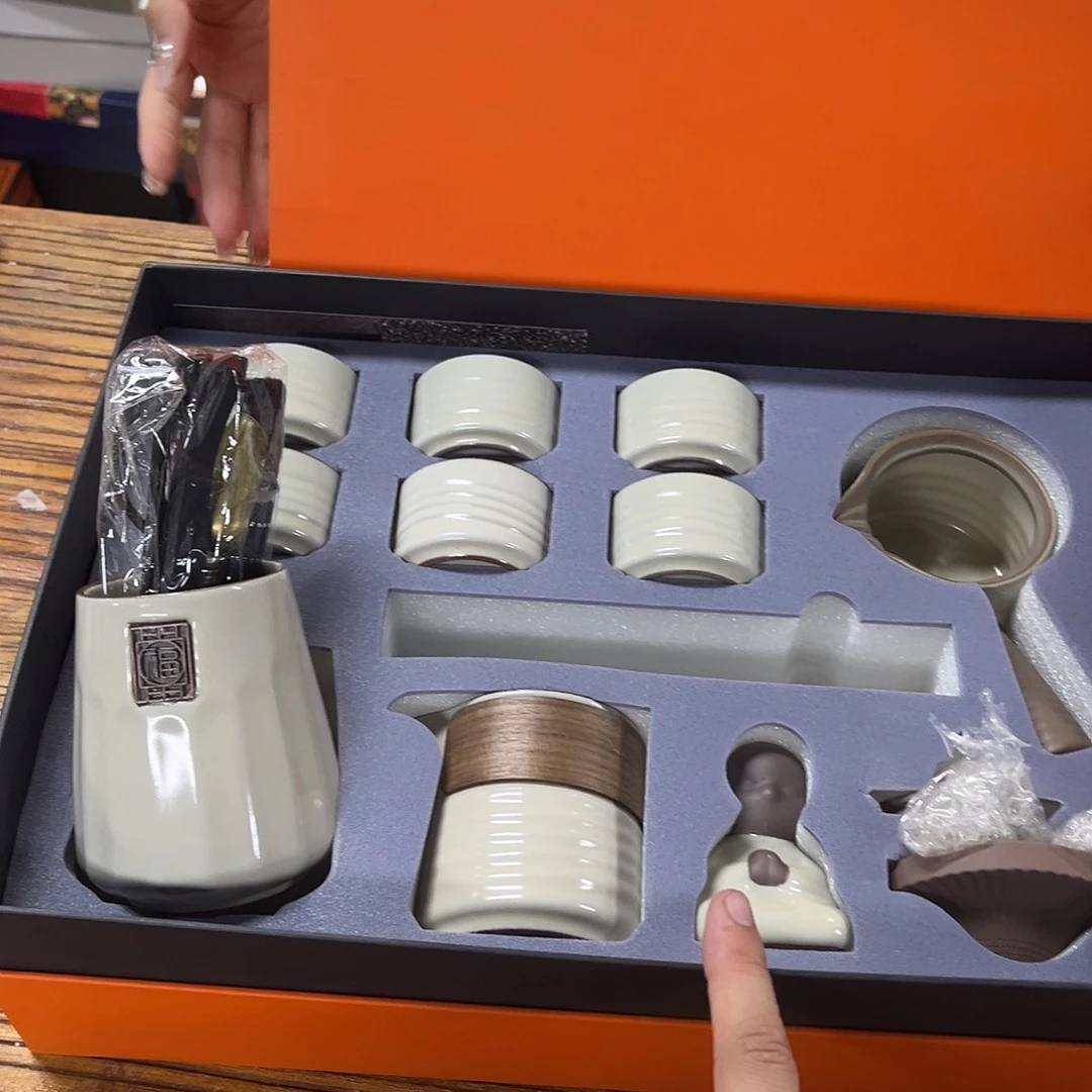 孤品茶具套装等。