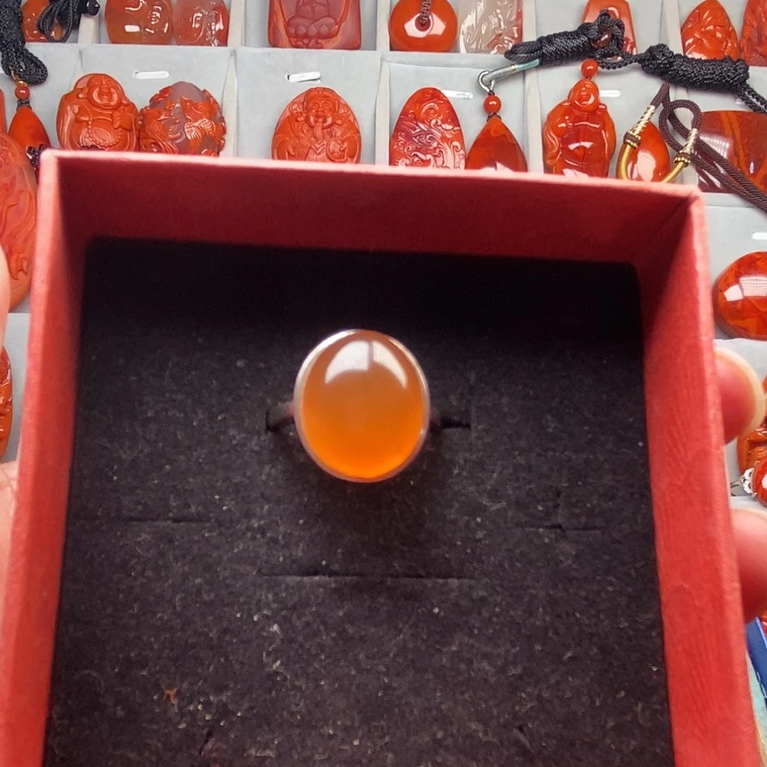 檀***谭南红玛瑙银S925镶嵌戒指