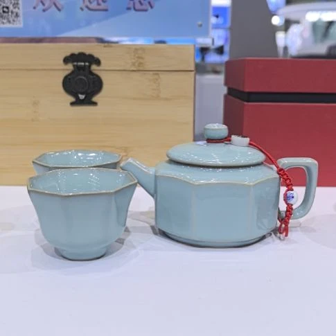 汝瓷八方壶套装一壶两杯
