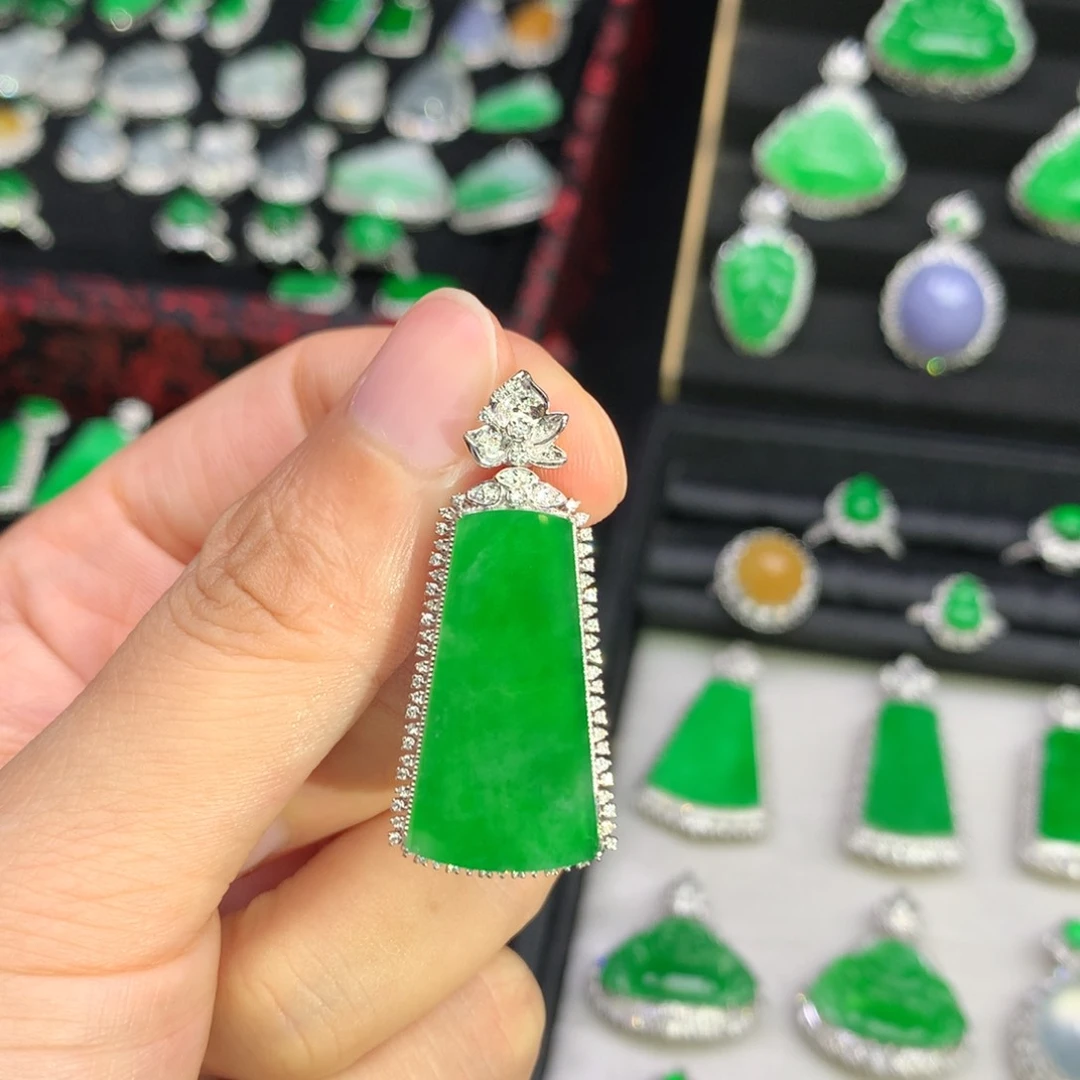 翡翠18K金镶嵌吊坠(不含链)