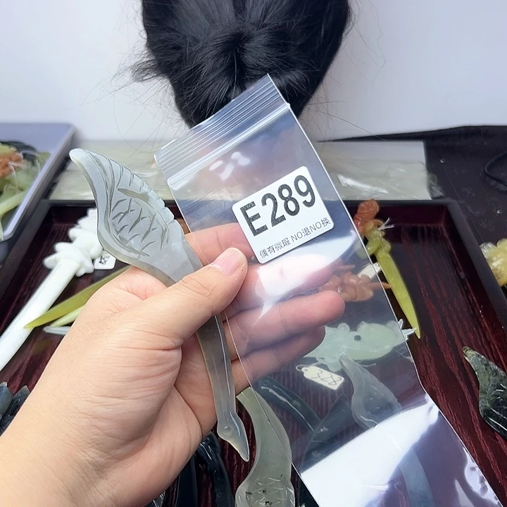 蛇纹石玉发饰合金千**娃