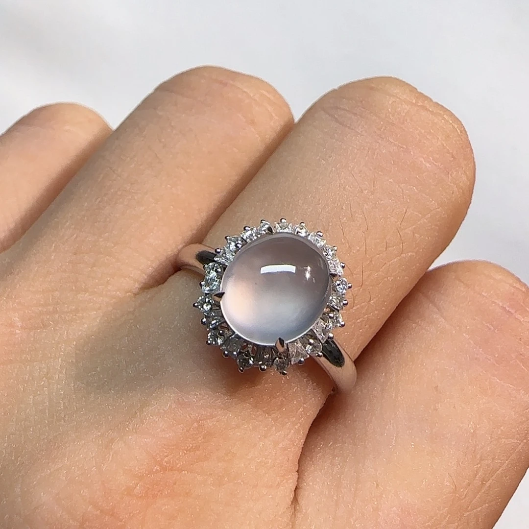 翡翠18K金镶嵌戒指蛋面