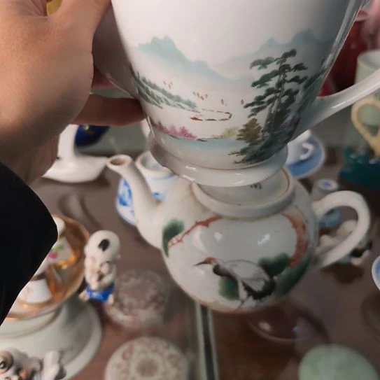 读***心仙鹤壶和山水壶(有瑕疵)