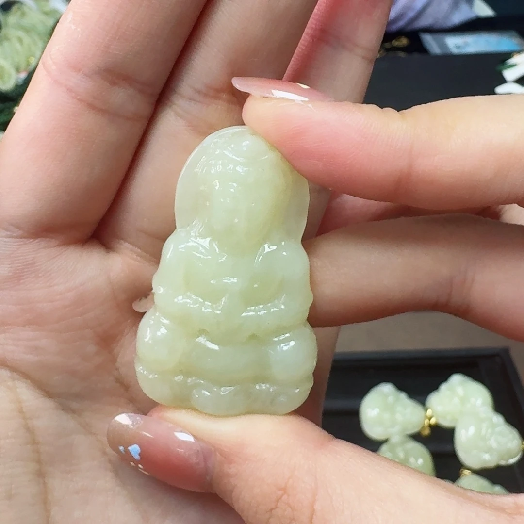 和田玉未镶嵌颈饰观音