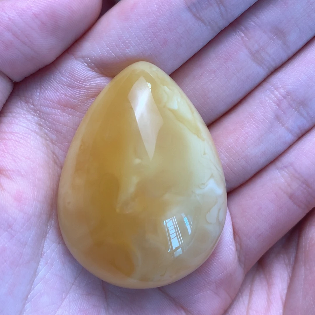 未镶嵌颈饰琥珀水滴