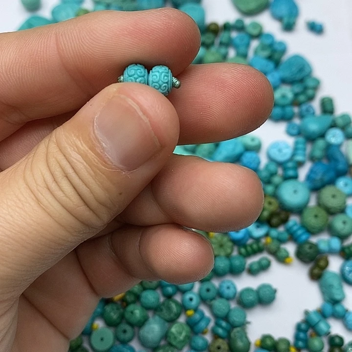 绿松石未镶嵌珠宝奇石