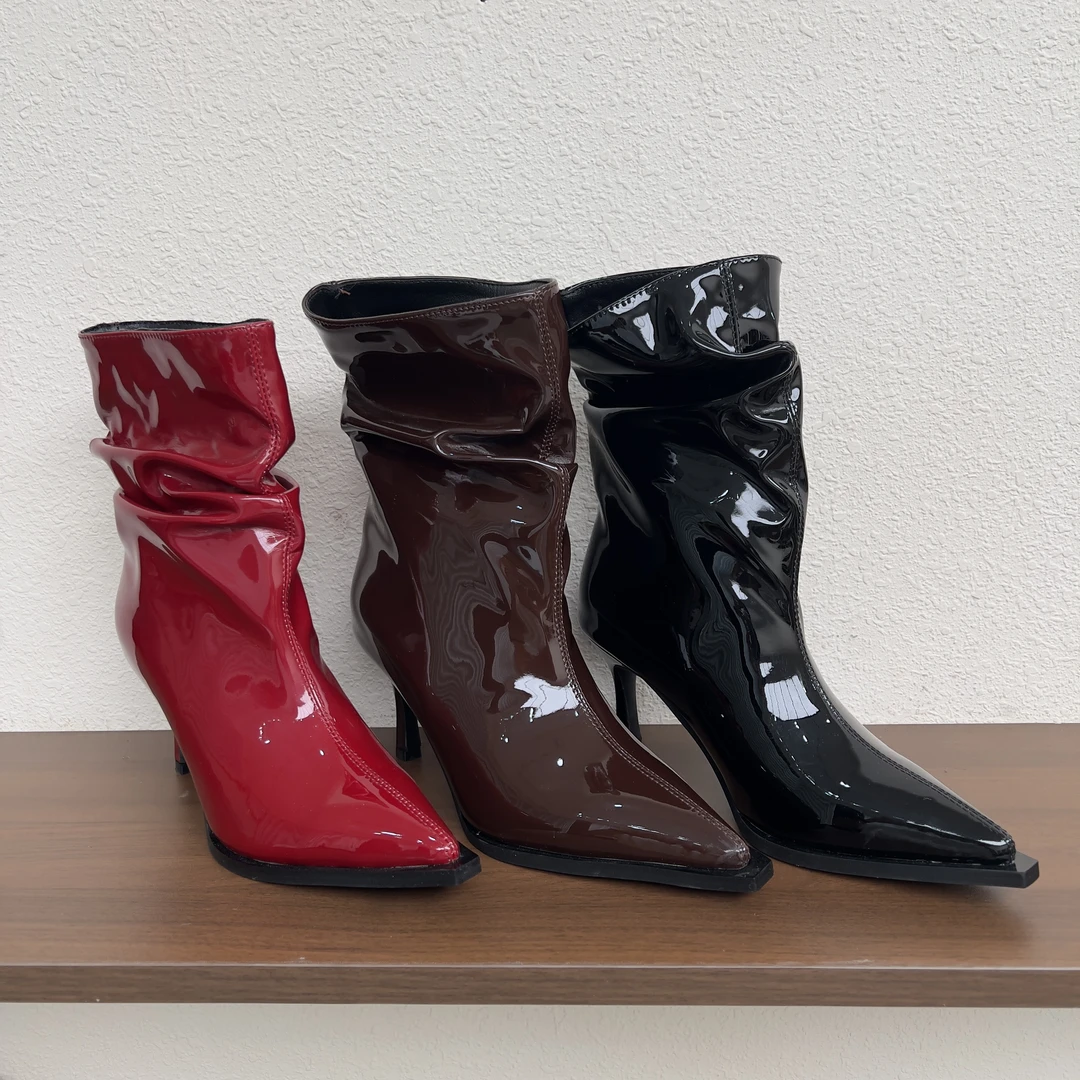 390-3复古秋冬漆皮尖头细跟堆堆靴女靴时尚百搭中筒时装靴瘦瘦靴